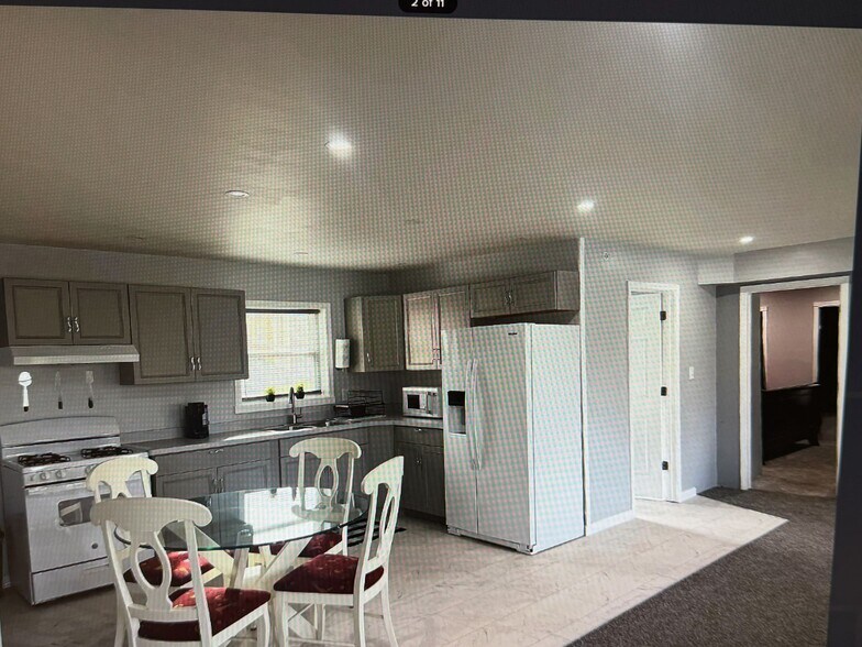 773 E Main St, Rochester, NY à vendre - Photo de l’immeuble – Image 3 sur 16