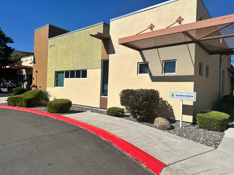 9665 Gateway Dr, Reno, NV à vendre - Photo de l’immeuble – Image 2 sur 4