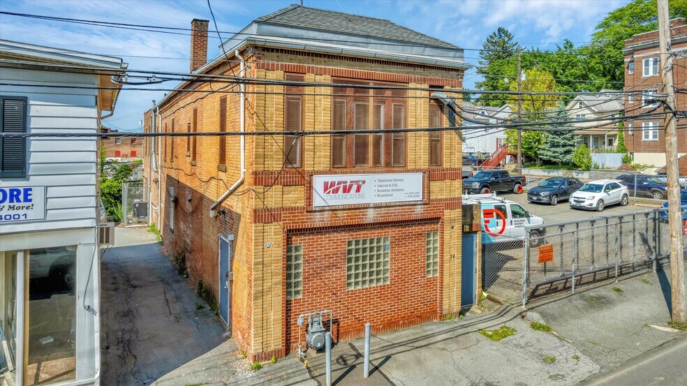 24 John St, Middletown, NY à vendre - Photo principale – Image 1 sur 39