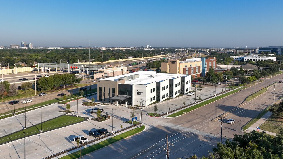 3261 E. President George Bush Hwy, Richardson, TX à louer - Photo de l’immeuble – Image 3 sur 6