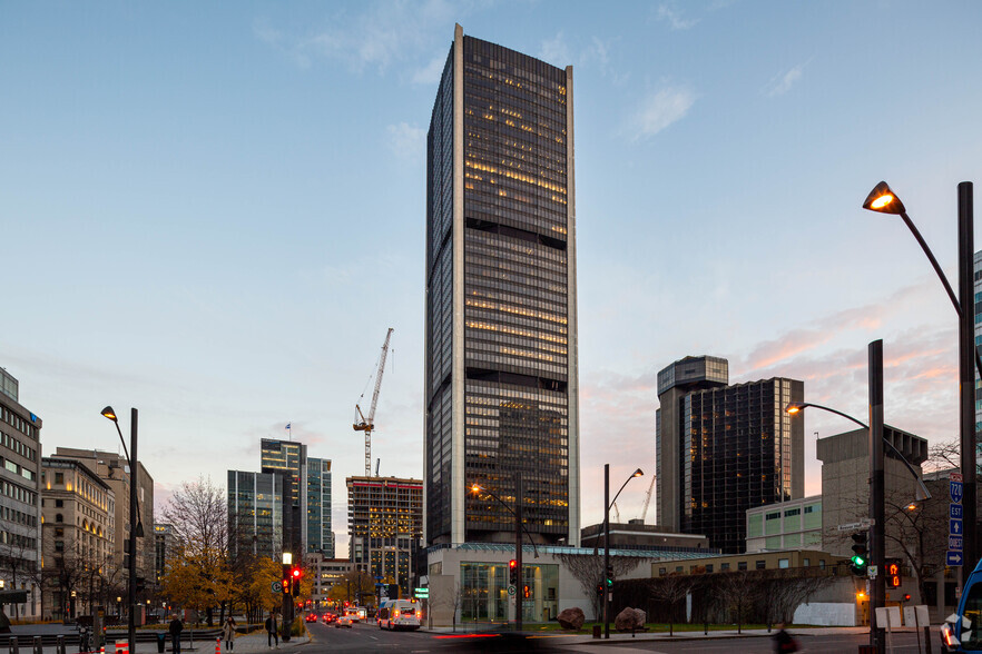 800 Rue Du Square-Victoria, Montréal, QC à louer - Photo de l’immeuble – Image 1 sur 5