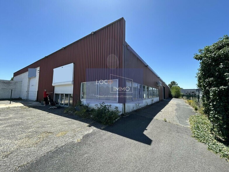 Local d’activités dans Pessac à louer - Photo de l’immeuble – Image 3 sur 12