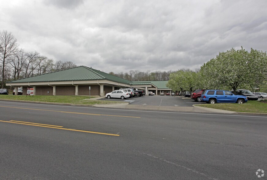 1001-1045 N Highland Ave, Murfreesboro, TN à louer - Photo principale – Image 1 sur 23