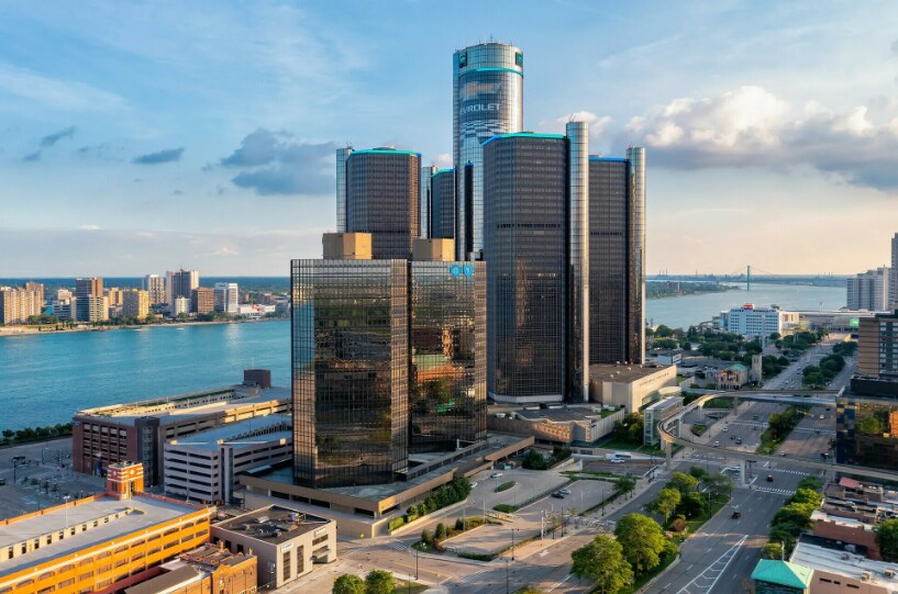 600 Renaissance Ctr, Detroit, MI à louer - Photo de l’immeuble – Image 2 sur 24