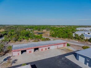 657 NE Dixie Hwy, Jensen Beach, FL à louer Aérien– Image 1 sur 1