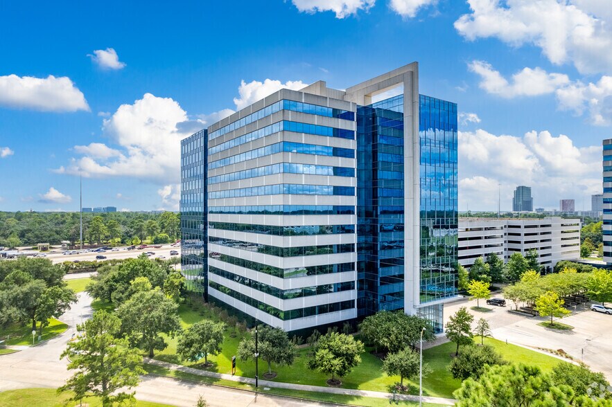 575 N Dairy Ashford Rd, Houston, TX à louer - Photo de l’immeuble – Image 2 sur 12