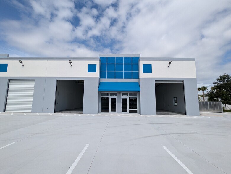 1486-1522 NE Success Dr, Jensen Beach, FL à louer - Photo de l’immeuble – Image 3 sur 5