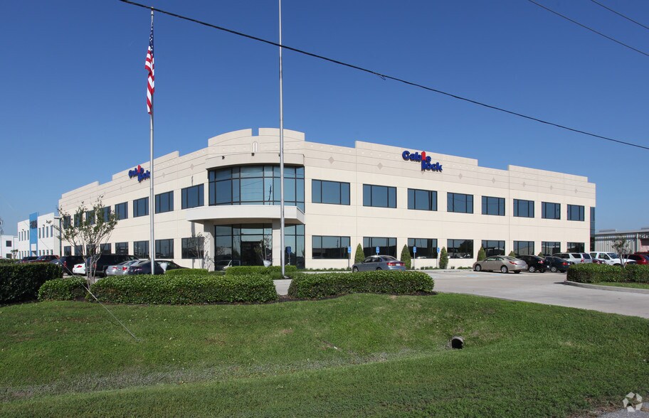 8400 N Sam Houston Pky W, Houston, TX à louer - Photo de l’immeuble – Image 2 sur 12