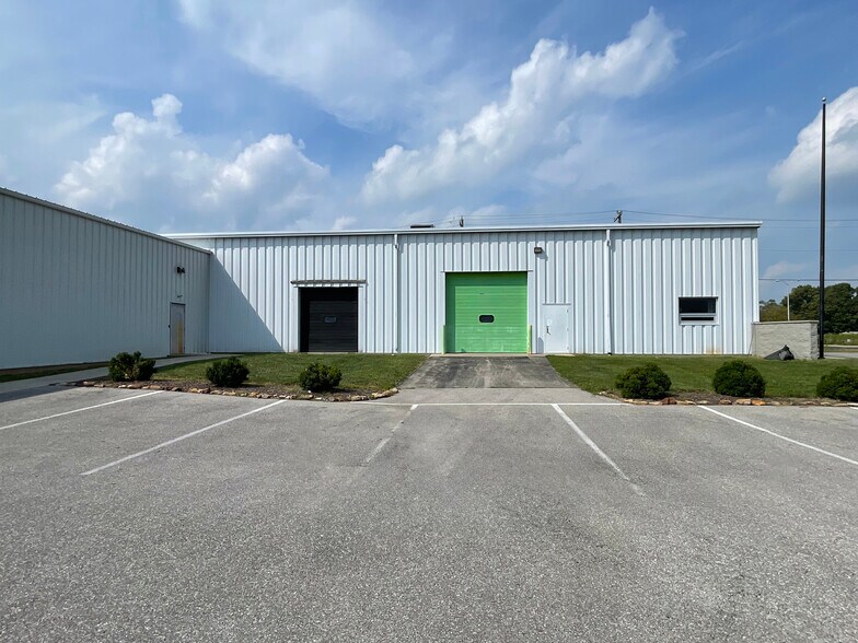 4480 Ray Boll Blvd, Columbus, IN à vendre - Photo de l’immeuble – Image 3 sur 4