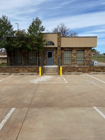 910 S Bryant Ave, Edmond, OK à vendre - Photo de l’immeuble – Image 3 sur 32
