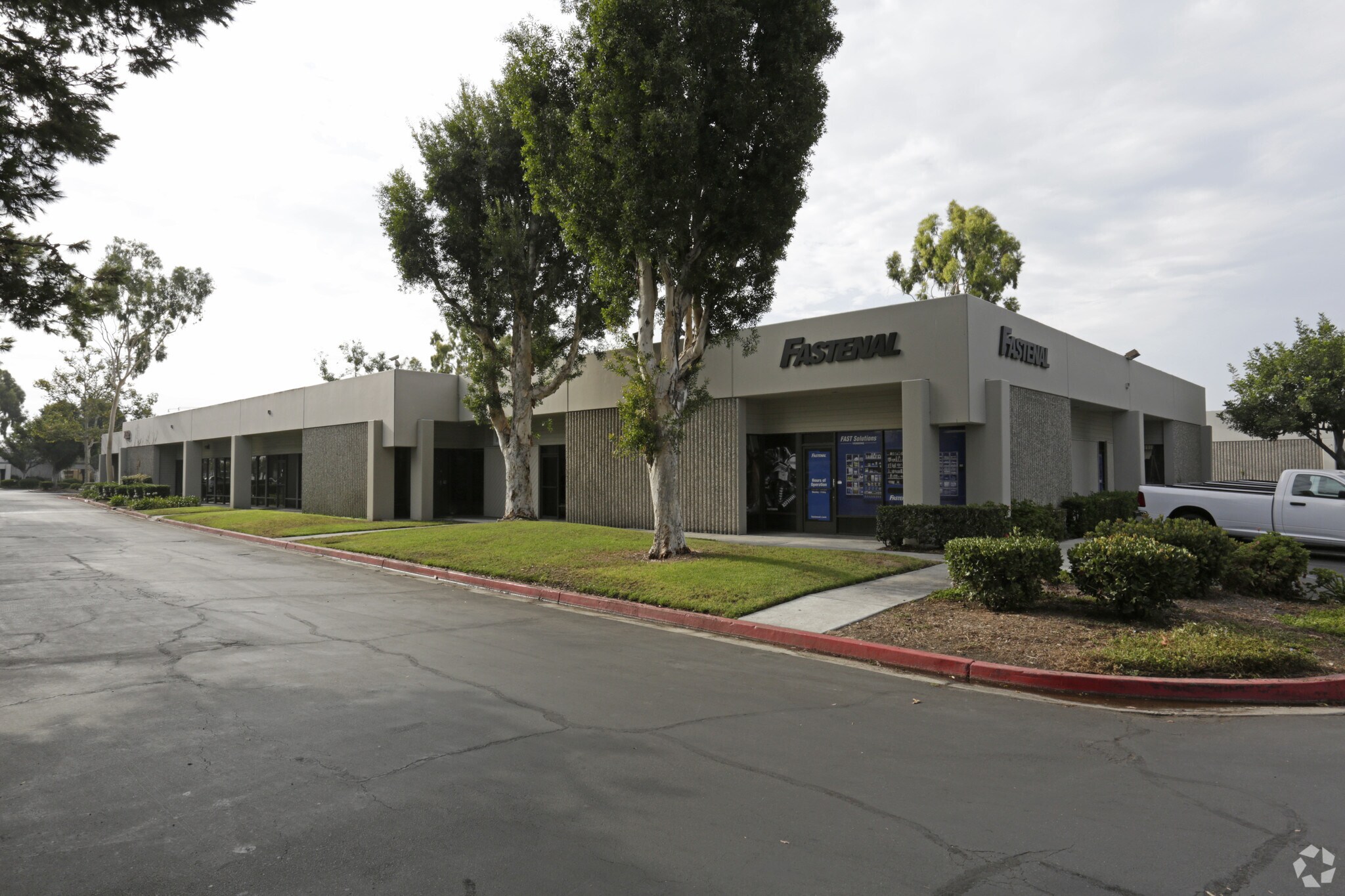 7052 Orangewood Ave, Garden Grove, CA à louer Photo principale– Image 1 sur 7