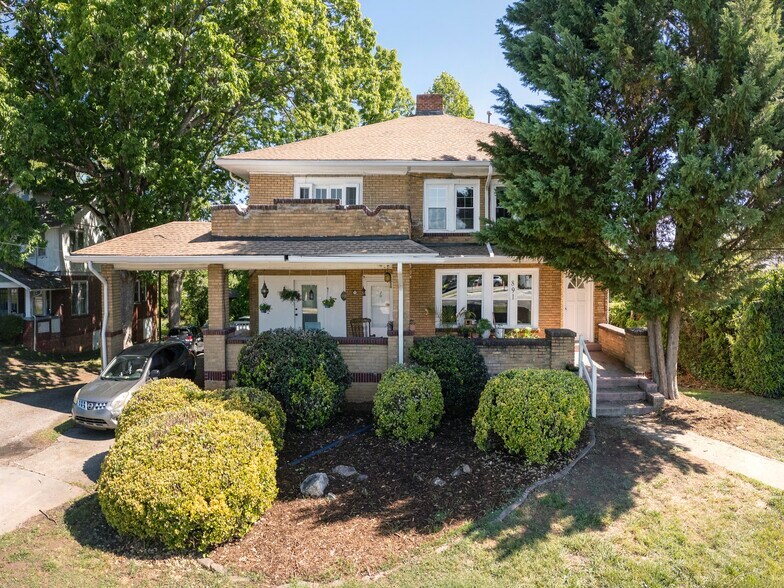 891 Haywood Rd, Asheville, NC à vendre - Photo de l’immeuble – Image 3 sur 18