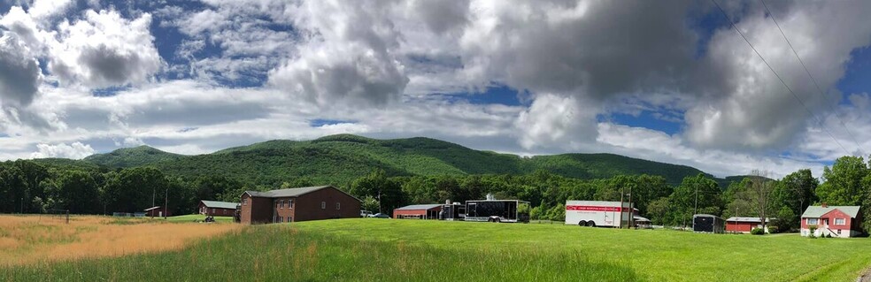 2494 Camp Jaycee Rd, Blue Ridge, VA à vendre - Photo de l’immeuble – Image 1 sur 7