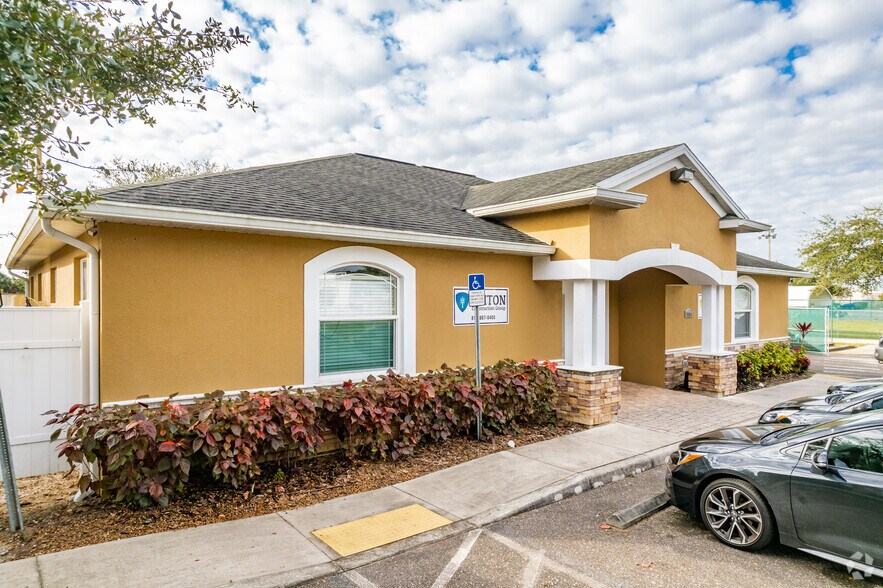 7324 W Comanche Ave, Tampa, FL à vendre - Photo de l’immeuble – Image 2 sur 5