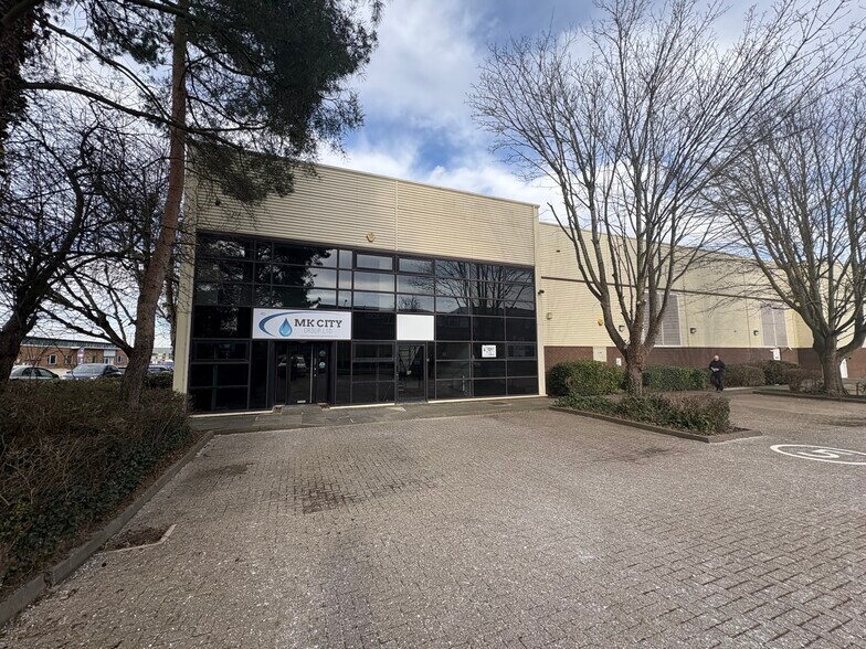 Third Ave, Milton Keynes à louer - Photo de l’immeuble – Image 1 sur 2