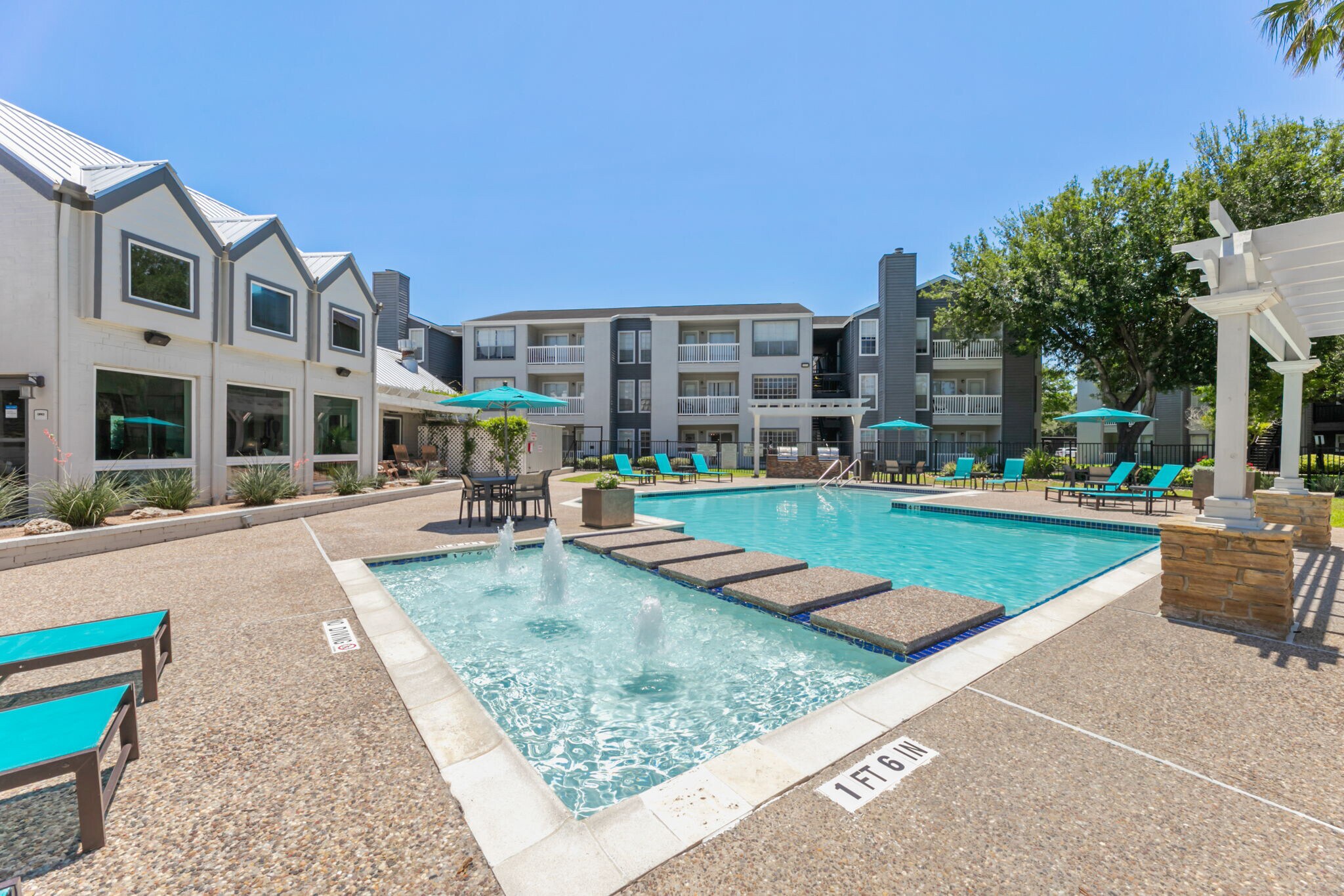 6635 S Staples St, Corpus Christi, TX à vendre Photo de l’immeuble– Image 1 sur 25