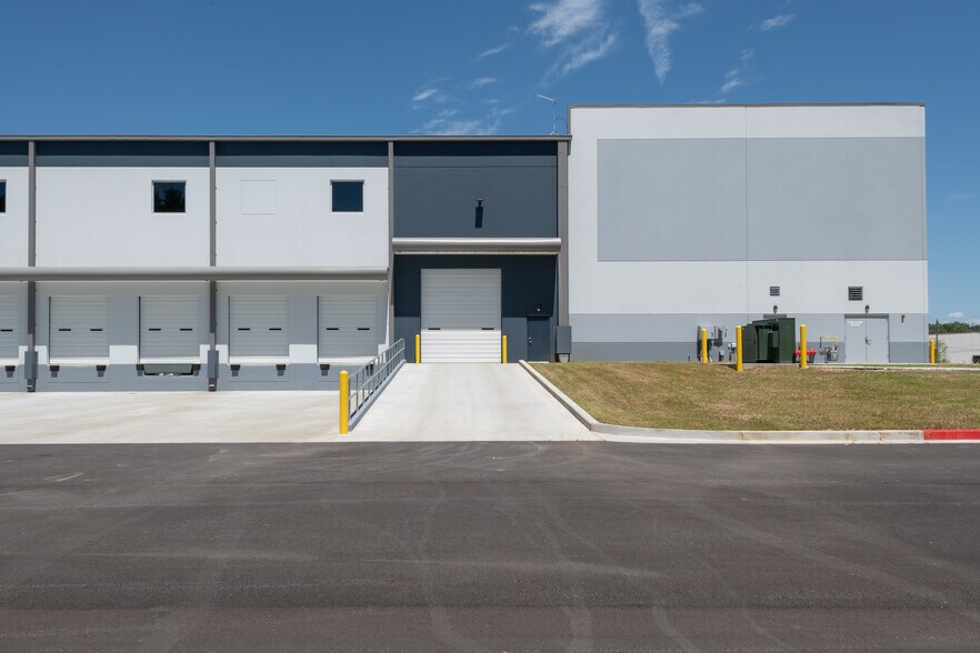 190 SE North Salem Rd, Conyers, GA à louer - Photo de l’immeuble – Image 3 sur 8