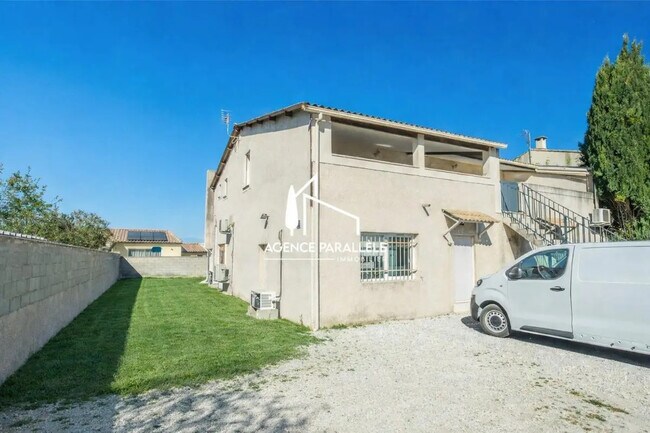 Plus de détails pour Local d'activités à louer