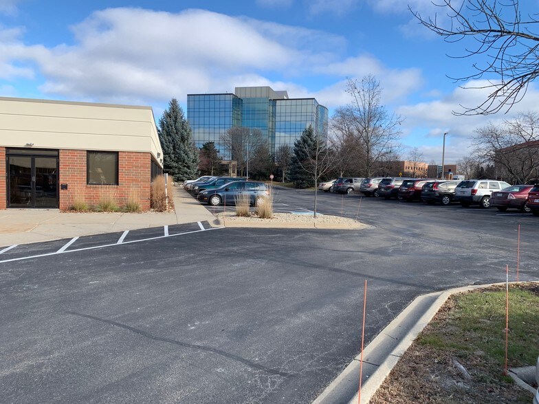 1210 Fourier Dr, Madison, WI à louer - Photo de l’immeuble – Image 3 sur 9