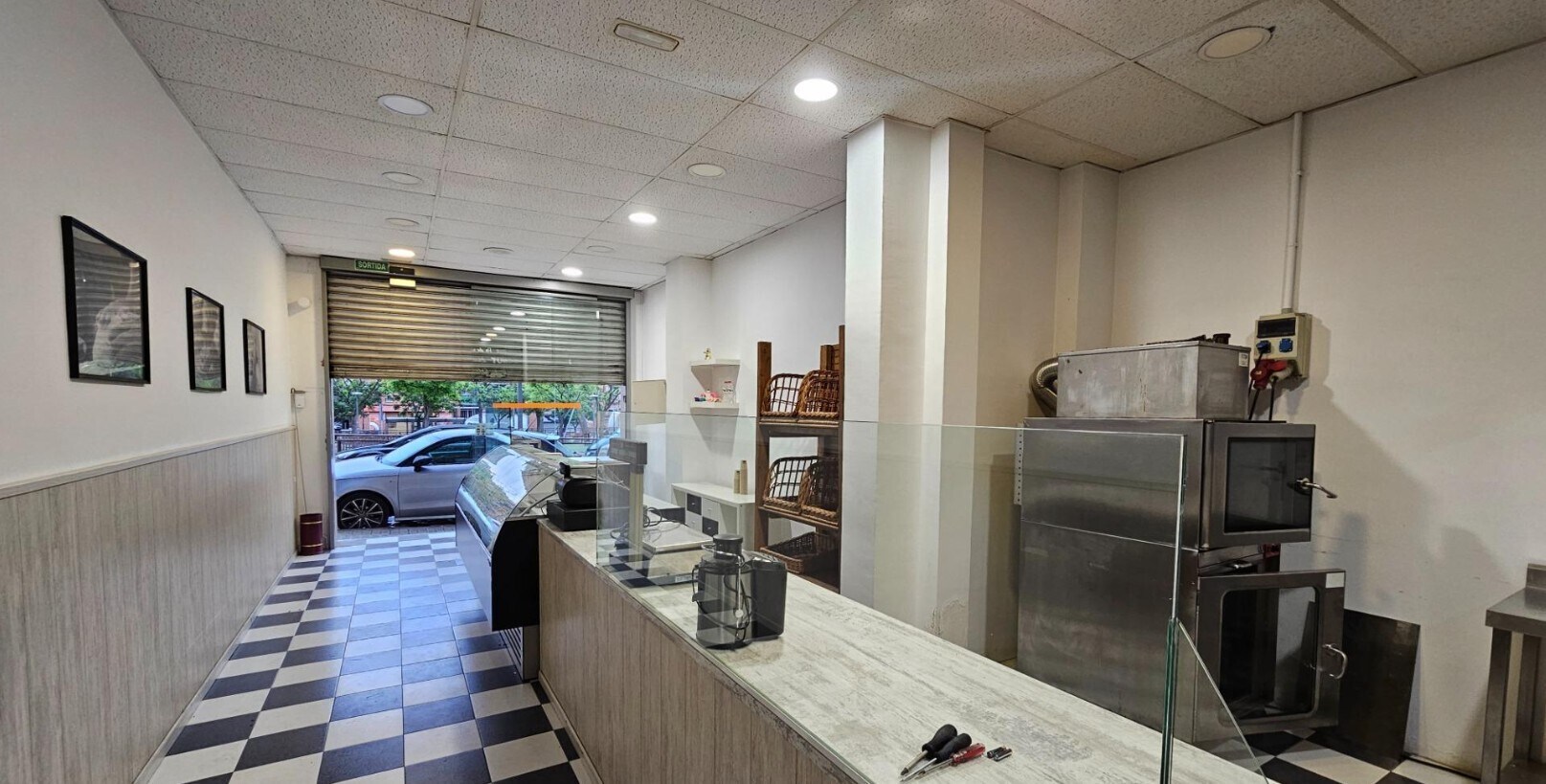 Local commercial dans Sabadell, Barcelona à louer Photo intérieure– Image 1 sur 2