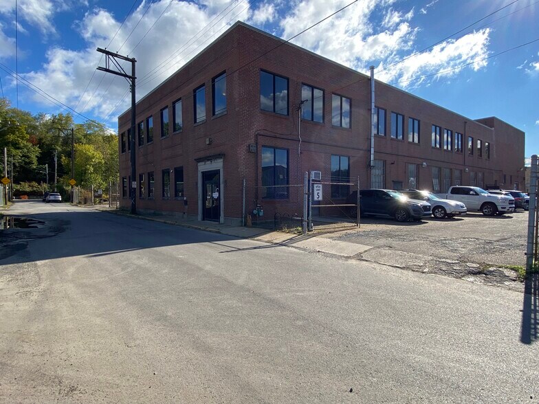 501 Robb St, McKees Rocks, PA à vendre - Photo de l’immeuble – Image 2 sur 26