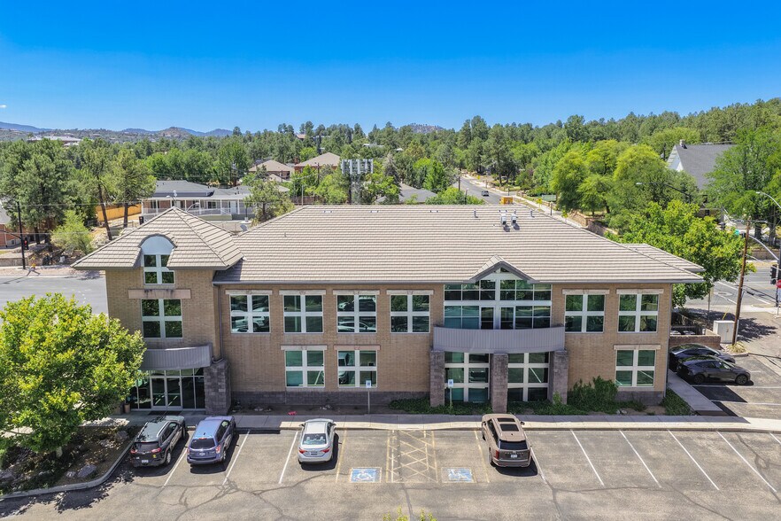 600 W Gurley St, Prescott, AZ à louer - Photo de l’immeuble – Image 3 sur 5