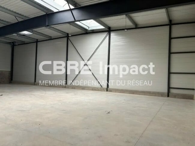 Plus de détails pour Local d’activités à vendre