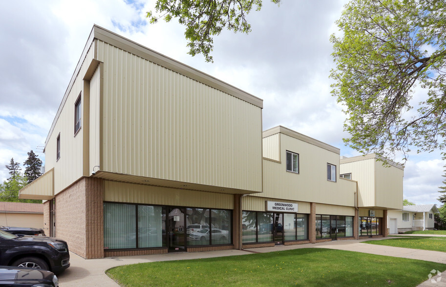 9804 104th St, Fort Saskatchewan, AB à vendre - Photo principale – Image 1 sur 17
