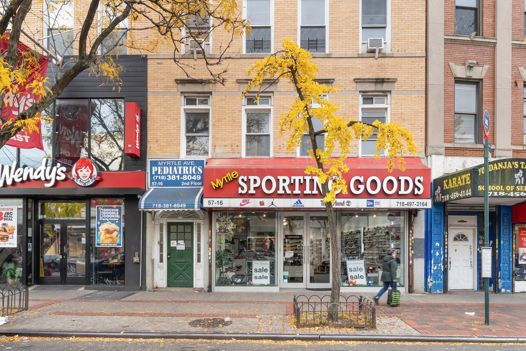 5716 Myrtle Ave, Ridgewood, NY à louer Photo intérieure– Image 1 sur 9