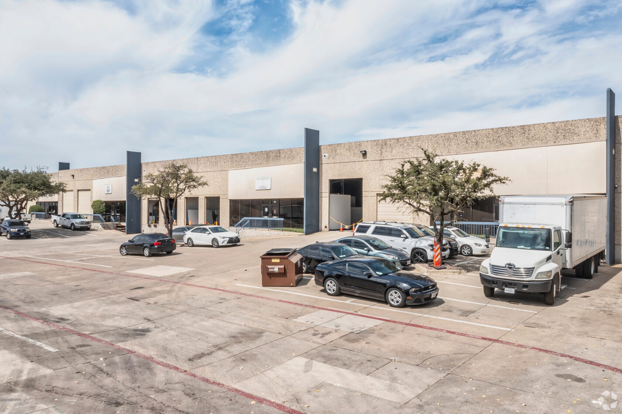 10630 Newkirk St, Dallas, TX à louer Photo de l’immeuble– Image 1 sur 6