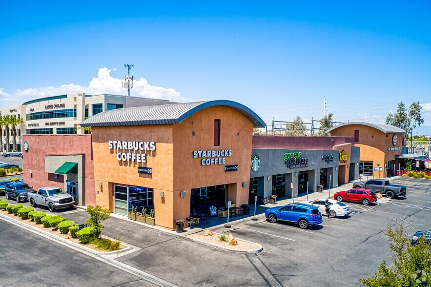 8975 S Eastern Ave, Las Vegas, NV à louer - Photo de l’immeuble – Image 3 sur 6