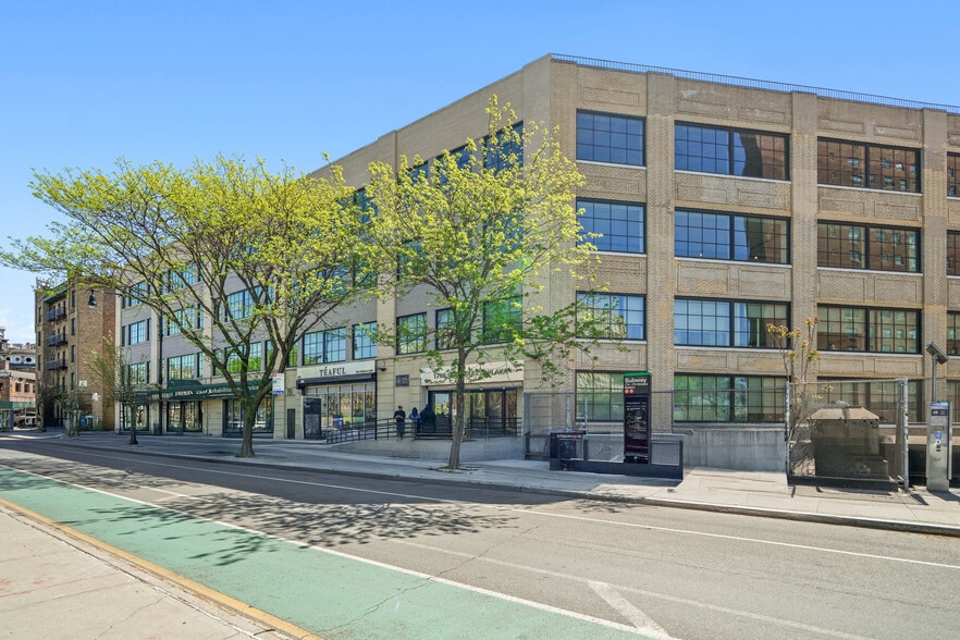 1780-1790 Grand Concourse, Bronx, NY à louer - Photo de l’immeuble – Image 3 sur 5