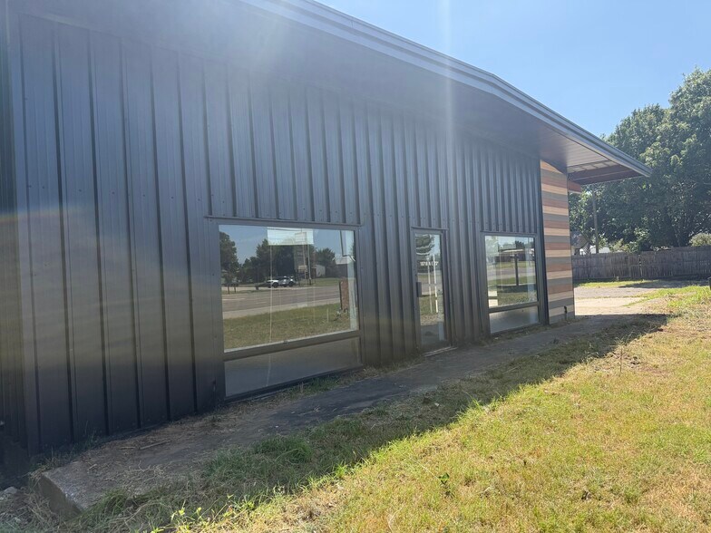 18718 NE 23rd St, Harrah, OK à vendre - Photo de l’immeuble – Image 2 sur 9