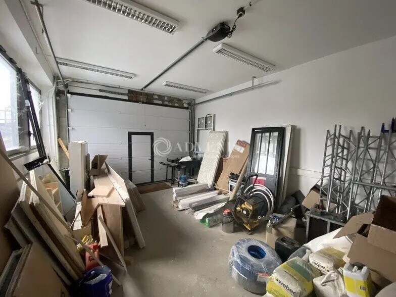 Bureau dans Montigny-le-Bretonneux à louer - Photo de l’immeuble – Image 3 sur 4