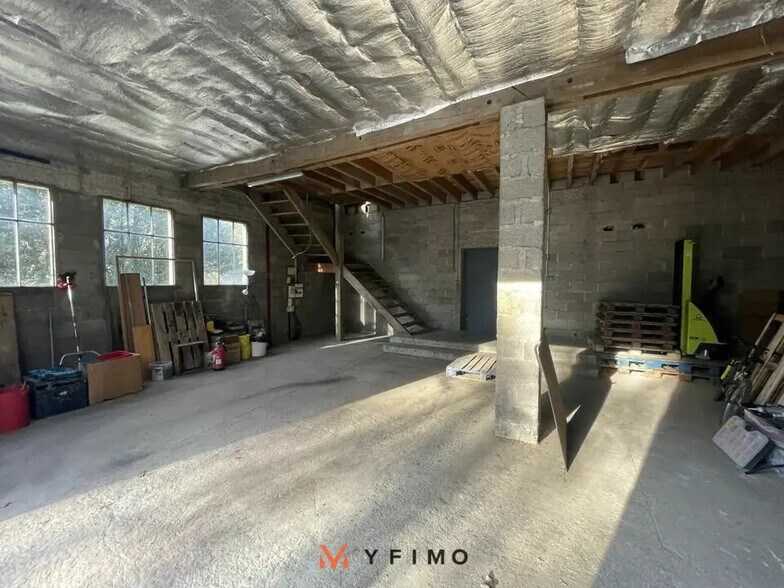 Local d'activités dans Septeuil à vendre - Photo de l’immeuble – Image 2 sur 7