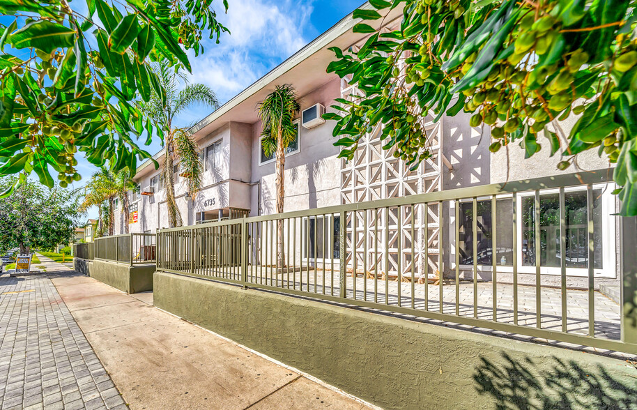 6735 Elmer Ave, North Hollywood, CA à vendre - Photo de l’immeuble – Image 1 sur 10