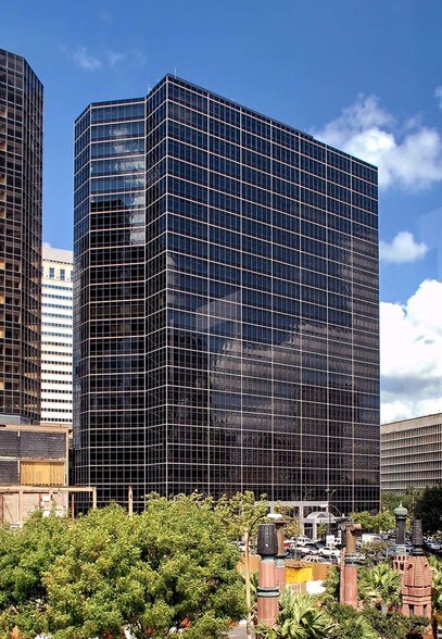 1250 Poydras St, New Orleans, LA à louer - Photo de l’immeuble – Image 1 sur 1
