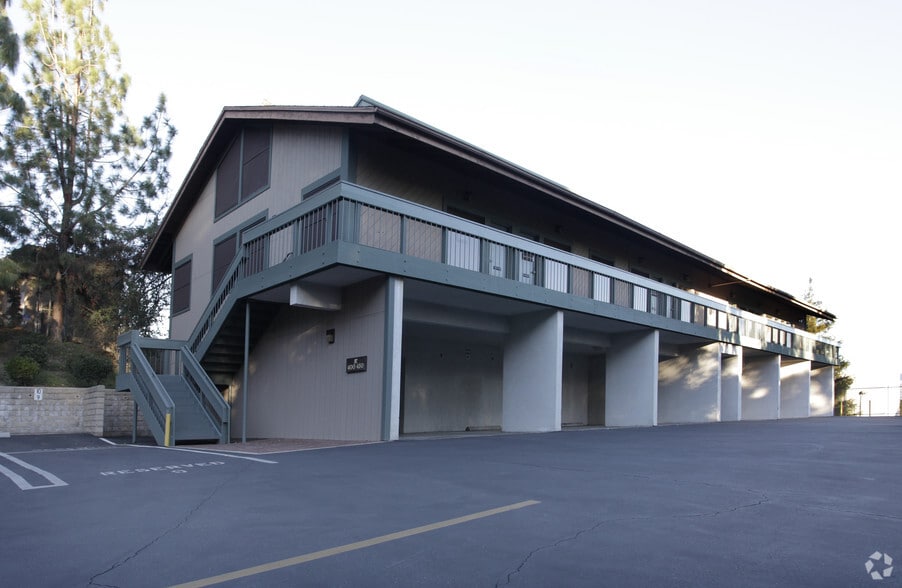 5525 Oakdale Ave, Woodland Hills, CA à louer - Photo de l’immeuble – Image 1 sur 5
