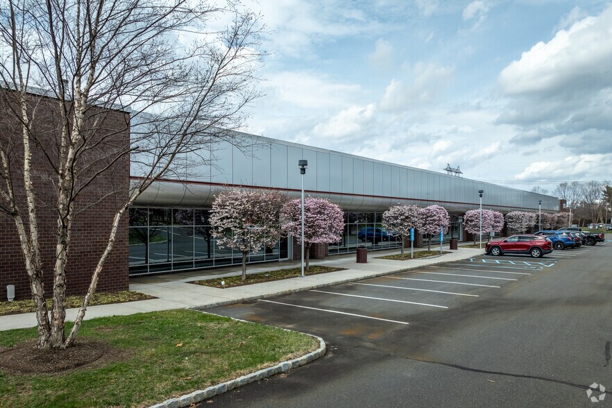 1095 Cranbury South River Rd, South Brunswick, NJ à louer - Photo de l’immeuble – Image 3 sur 7