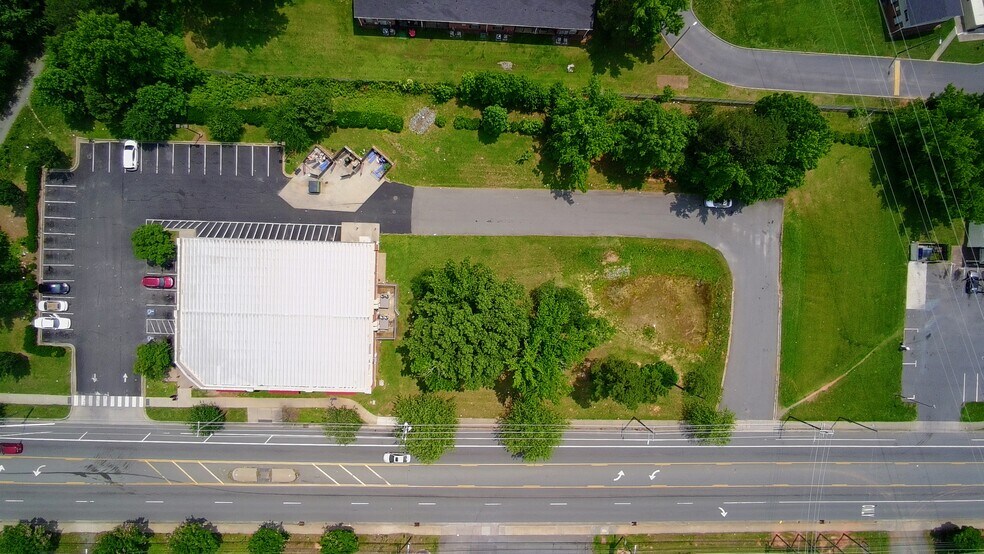 2830 Milton Rd, Charlotte, NC à vendre - Photo de l’immeuble – Image 3 sur 16