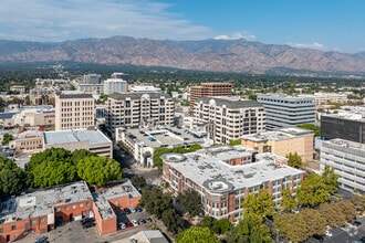 800 E Colorado Blvd, Pasadena, CA - VUE AÉRIENNE  vue de carte - Image1