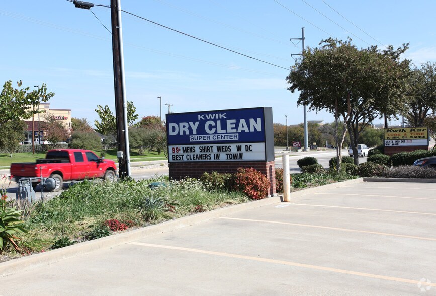 3802 Lakeview Pky, Rowlett, TX à louer - Photo de l’immeuble – Image 2 sur 20