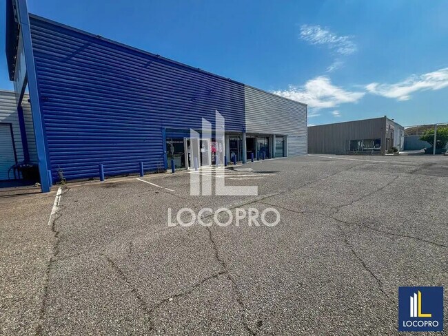 Plus de détails pour Local commercial à louer