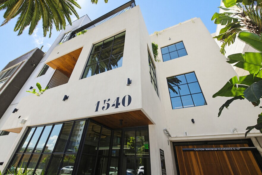 1540 7th St, Santa Monica, CA à louer - Photo de l’immeuble – Image 3 sur 17