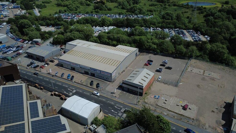 712 Leek Rd, Stoke On Trent à louer - Photo de l’immeuble – Image 2 sur 9