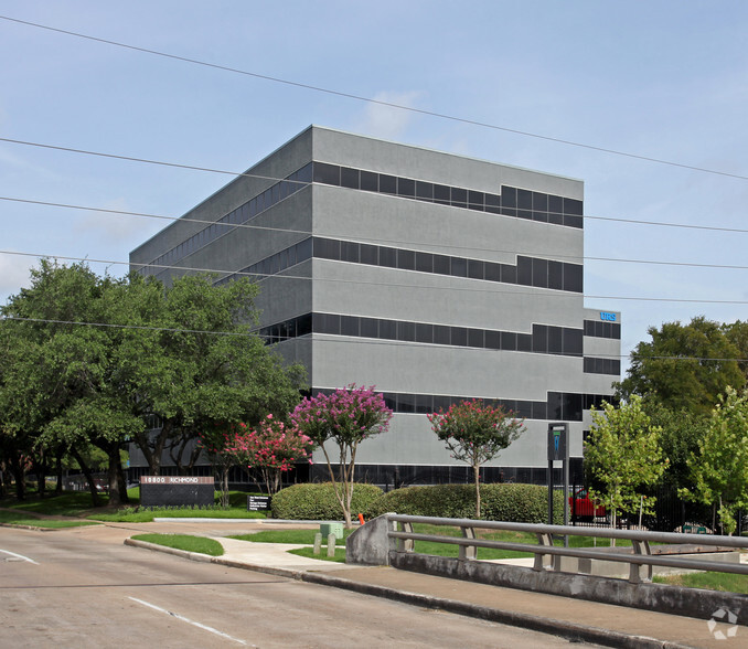 10800 Richmond Ave, Houston, TX à louer - Photo de l’immeuble – Image 1 sur 16