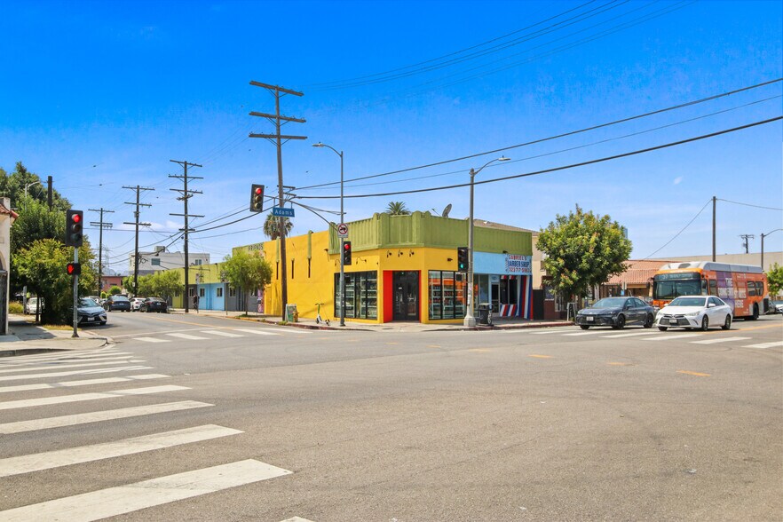 2603 Hauser Blvd, Los Angeles, CA à louer - Photo de l’immeuble – Image 2 sur 9