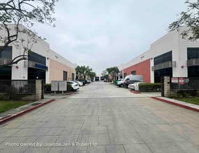 5079-5087 Walnut Grove Ave, Rosemead, CA à louer Photo de l’immeuble– Image 1 sur 1