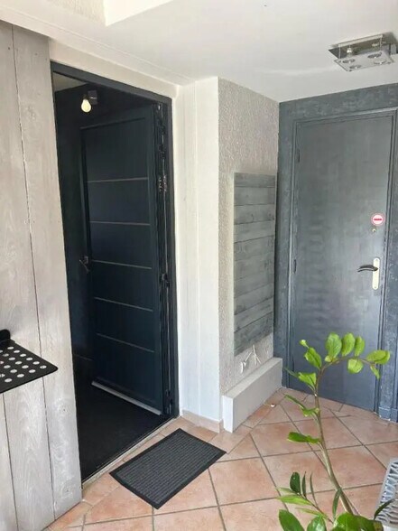 14 Avenue Gabriel Péri, Villeneuve-lès-Avignon à vendre - Photo de l’immeuble – Image 2 sur 3