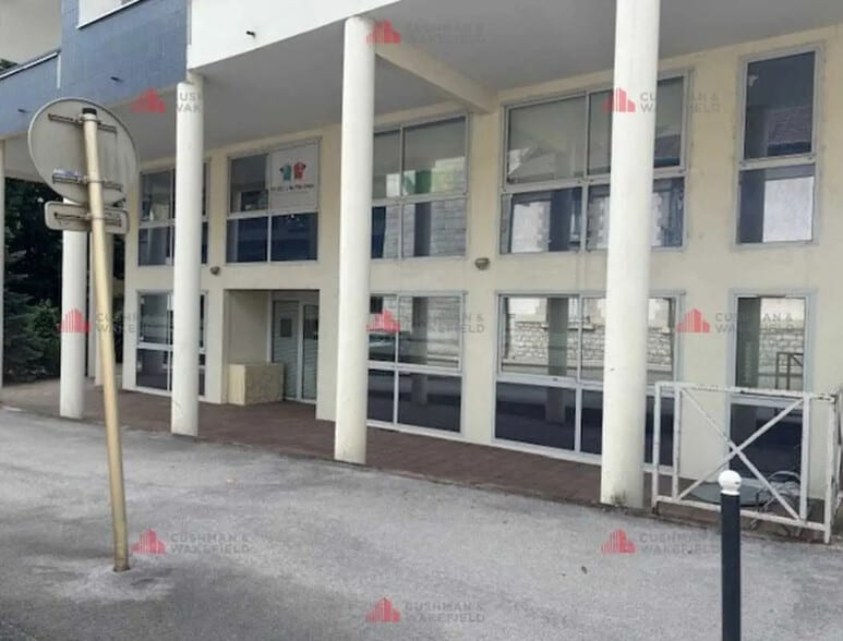 Bureau dans Besançon à vendre - Photo de l’immeuble – Image 3 sur 3